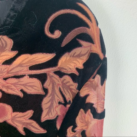 Vintage Havana Floral Velvet Bell Sleeve Crop Top - Picture 5 of 11